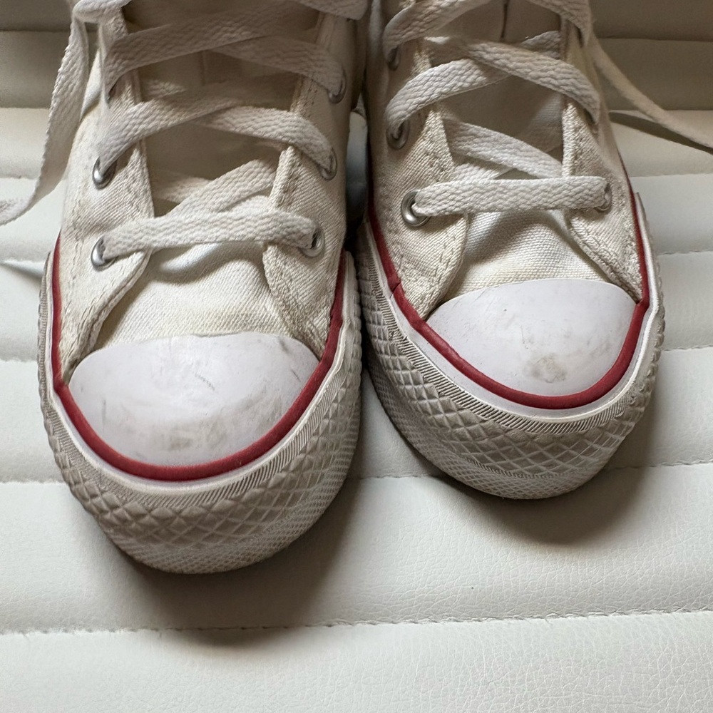 Converse Kids High-Top Sneakers in White and Red - Picture 2 of 16